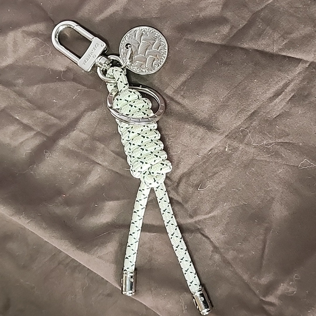 Nwot Louis Vuitton White Rope Knot Palladium Silver Hardware Bag Charm Key Ring